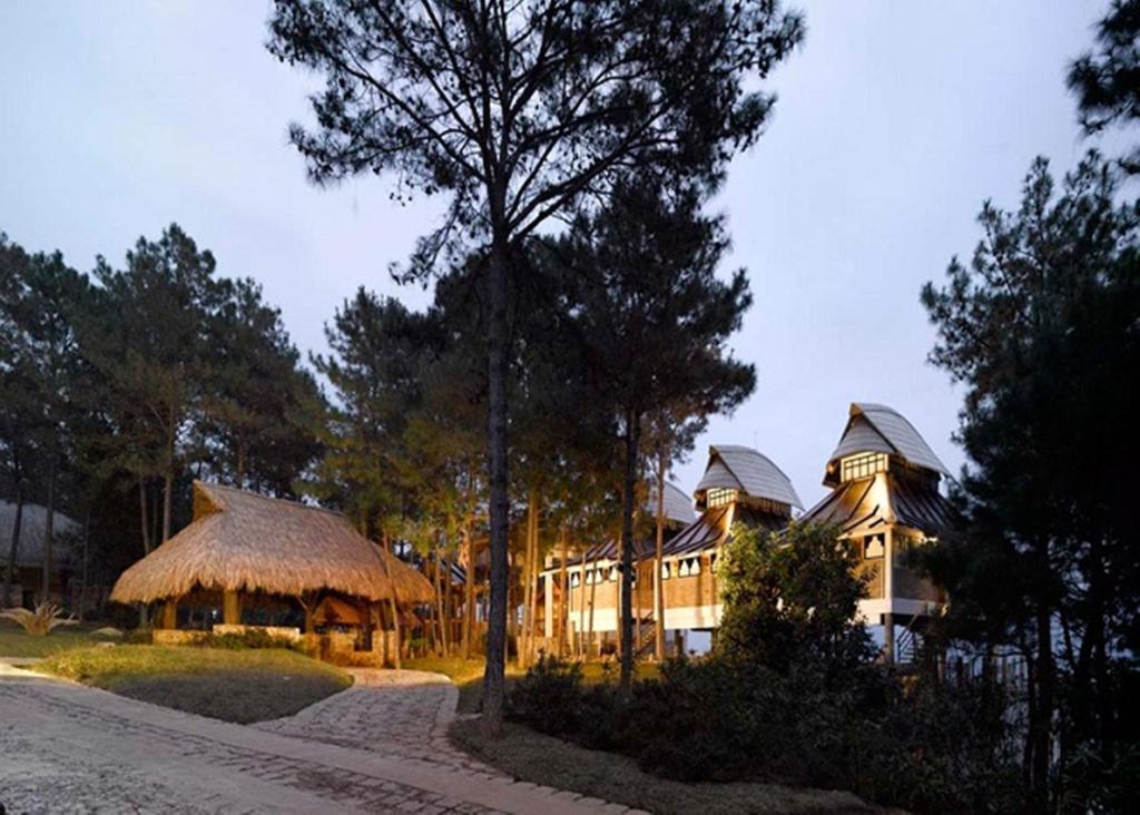 Ri Kynjai Serenity By The Lake Hotel Shillong Exterior photo